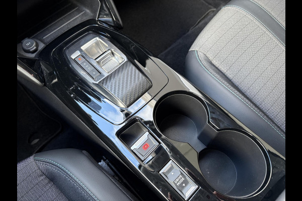Peugeot e-2008 EV Allure Pack 50 kWh | 93,9% SOH | Navi | Achteruitrijcamera | Cruise Control | Climate Control | Dealer onderhouden |