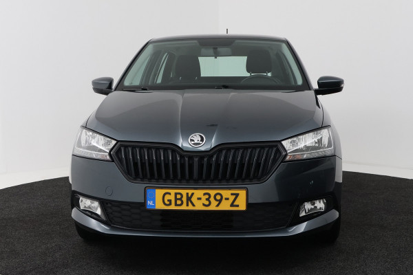Škoda Fabia 1.0 TSI Sport business (TREKHAAK, CAMERA, STOELVERWARMING, CRUISE CONTROL, PARKEERSENSOREN)