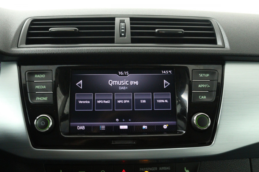 Škoda Fabia 1.0 TSI Sport business (TREKHAAK, CAMERA, STOELVERWARMING, CRUISE CONTROL, PARKEERSENSOREN)