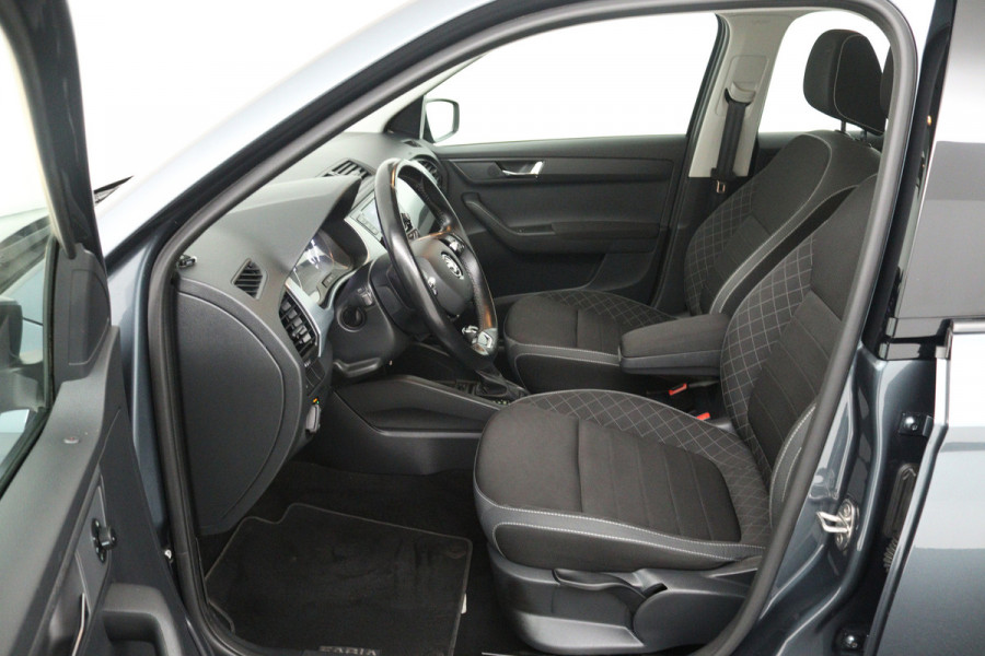 Škoda Fabia 1.0 TSI Sport business (TREKHAAK, CAMERA, STOELVERWARMING, CRUISE CONTROL, PARKEERSENSOREN)