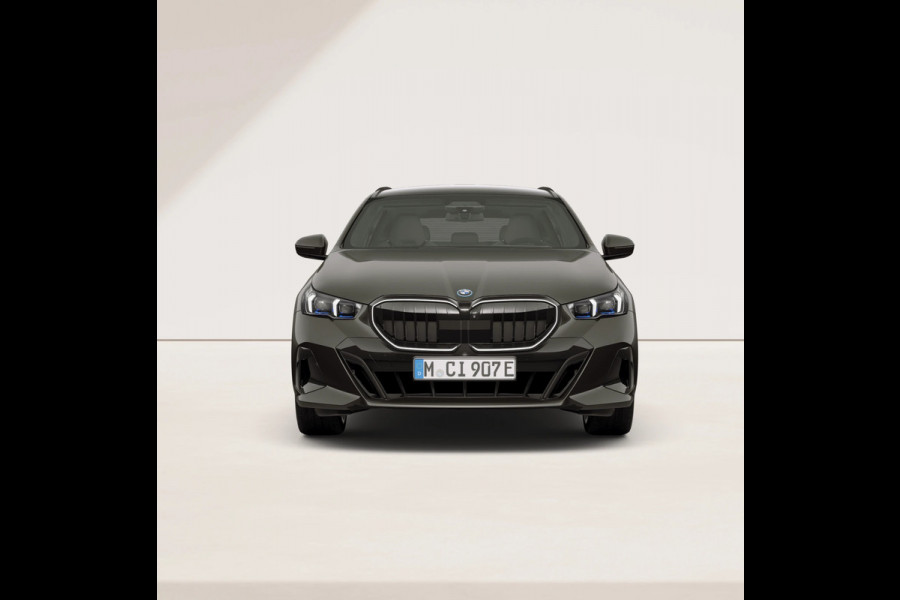 BMW 5 Serie Touring 550e xDrive M-Sport Pro - M-Zetels - Full Option - NP108.000