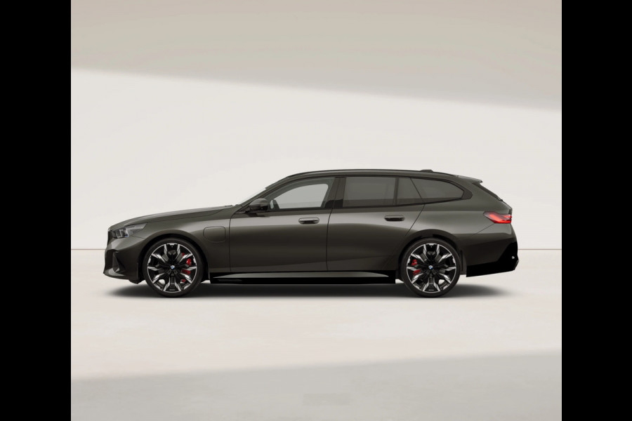BMW 5 Serie Touring 550e xDrive M-Sport Pro - M-Zetels - Full Option - NP108.000