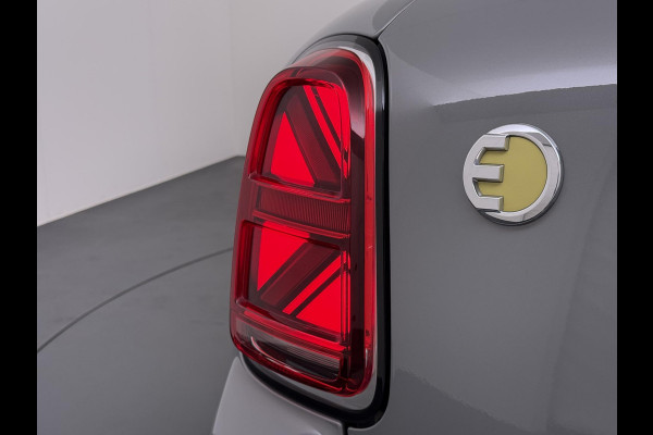 MINI Countryman 1.5 Cooper S E ALL4 PHEV Plug-in Hybride | Direct Rijklaar & Leverbaar | Panorama Dak | Stoelverwarming | Adaptieve Cruise Control | CarPlay & Camera | 12 Mnd BOVAG Garantie