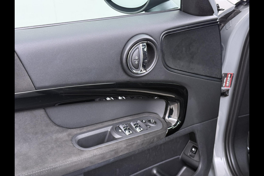 MINI Countryman 1.5 Cooper S E ALL4 PHEV Plug-in Hybride | Direct Rijklaar & Leverbaar | Panorama Dak | Stoelverwarming | Adaptieve Cruise Control | CarPlay & Camera | 12 Mnd BOVAG Garantie