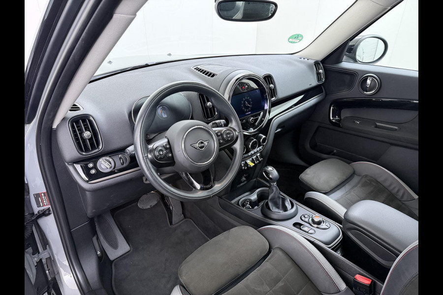 MINI Countryman 1.5 Cooper S E ALL4 PHEV Plug-in Hybride | Direct Rijklaar & Leverbaar | Panorama Dak | Stoelverwarming | Adaptieve Cruise Control | CarPlay & Camera | 12 Mnd BOVAG Garantie
