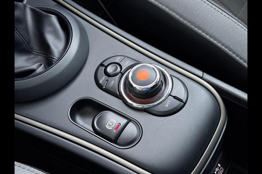 MINI Countryman 1.5 Cooper S E ALL4 PHEV Plug-in Hybride | Direct Rijklaar & Leverbaar | Panorama Dak | Stoelverwarming | Adaptieve Cruise Control | CarPlay & Camera | 12 Mnd BOVAG Garantie