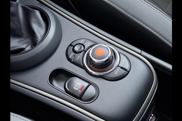 MINI Countryman 1.5 Cooper S E ALL4 PHEV Plug-in Hybride | Direct Rijklaar & Leverbaar | Panorama Dak | Stoelverwarming | Adaptieve Cruise Control | CarPlay & Camera | 12 Mnd BOVAG Garantie