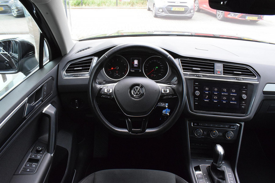 Volkswagen Tiguan 2.0 TSI 4Motion Highline | Trekhaak | Apple CarPlay | Camera | Stoelverwarming