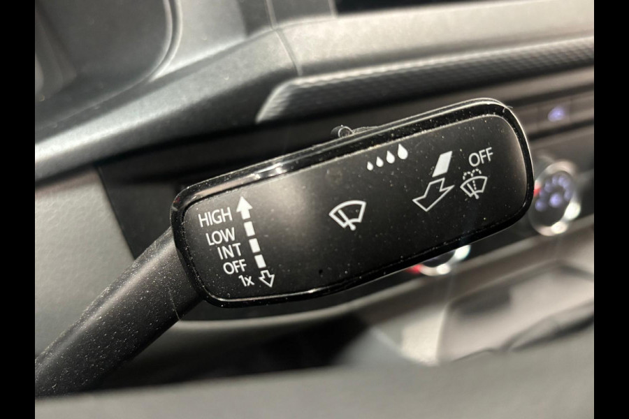 Volkswagen Transporter 2.0 TDI L1H1 30 Comfortline Airco Cruise Control Apple Carplay Side-bars Licht Metalen velgen Verwarmbare voorstoelen