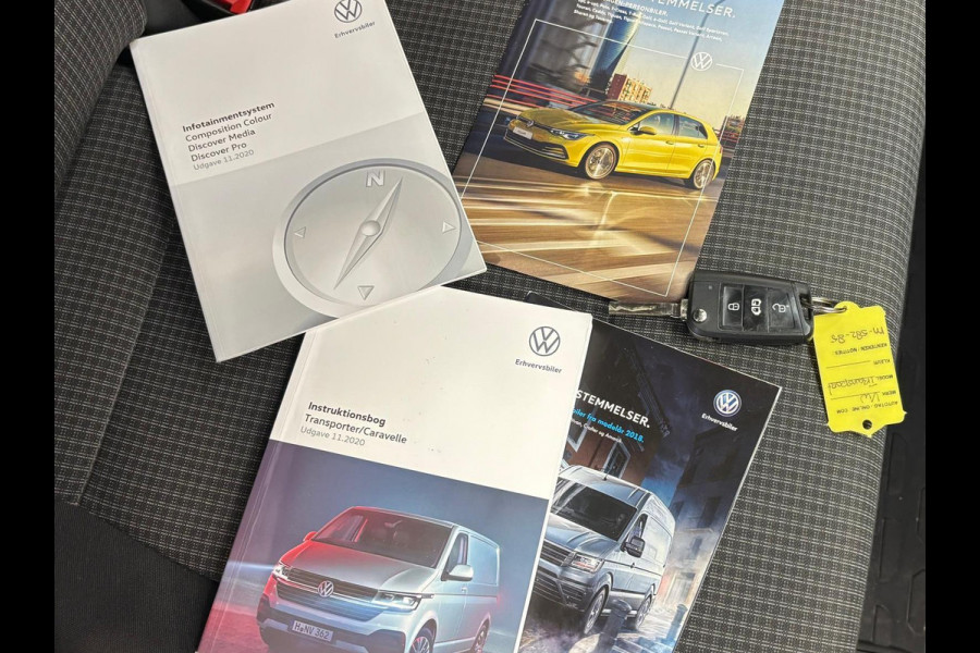 Volkswagen Transporter 2.0 TDI L1H1 30 Comfortline Airco Cruise Control Apple Carplay Side-bars Licht Metalen velgen Verwarmbare voorstoelen