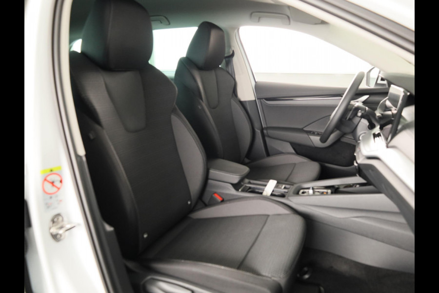 Škoda Octavia Combi Business Edition Plus m-HEV 1.5 TSI 115 pk 7 versn. DSG | Winter pakket | Lichtmetalen velgen 18 inch Lerna Antraciet