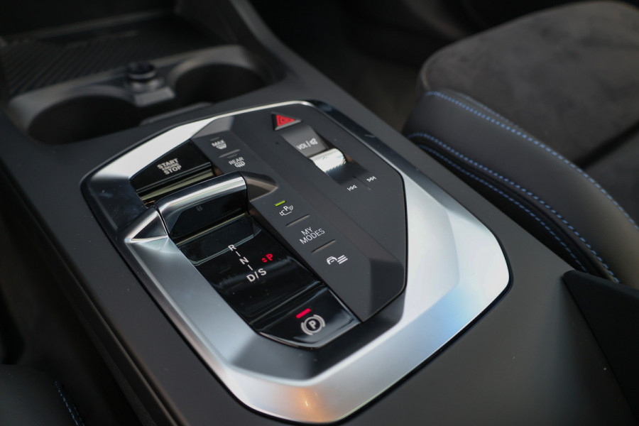BMW 1-serie 123 xDrive | VOL! | M-SPORT | PANO | MEMORY | HUD | H/K | 360 | KEYLESS |