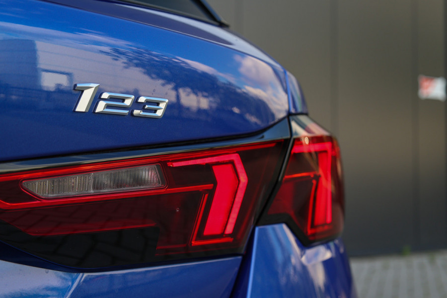 BMW 1-serie 123 xDrive | VOL! | M-SPORT | PANO | MEMORY | HUD | H/K | 360 | KEYLESS |
