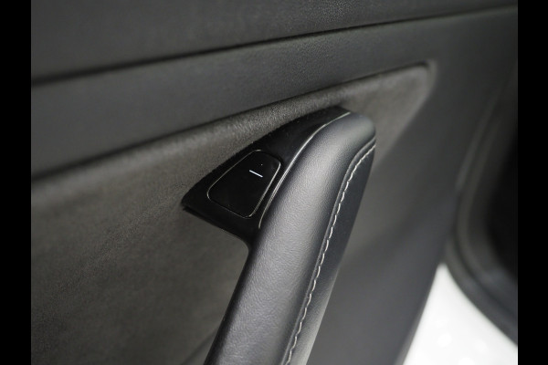 Tesla Model 3 Long Range AWD 75 kWh 351PK | Panoramadak | AutoPilot | Camera | Leder | Stoelverwarming