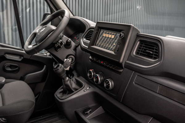 Renault Master Bleu DCI 135PK | L2H2 | Nieuw | Navi | 3-Zits | LED | Cruise | Airco