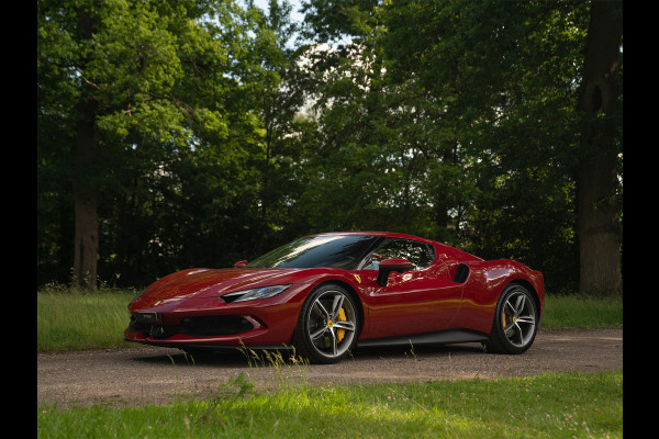 Ferrari 296 GTB 3.0 V6 | Rosso Mugello | Daytona Racing Seats | Lift | Pass. Display | JBL