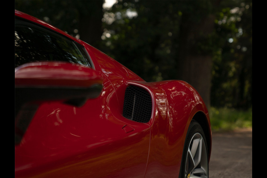 Ferrari 296 GTB 3.0 V6 | Rosso Mugello | Daytona Racing Seats | Lift | Pass. Display | JBL