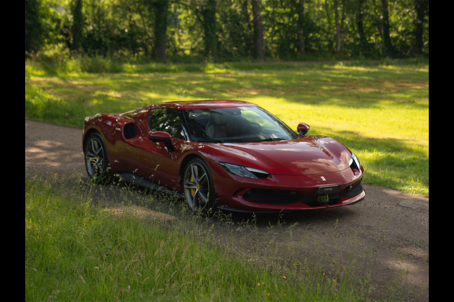 Ferrari 296 GTB 3.0 V6 | Rosso Mugello | Daytona Racing Seats | Lift | Pass. Display | JBL