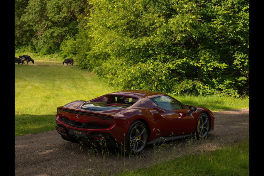 Ferrari 296 GTB 3.0 V6 | Rosso Mugello | Daytona Racing Seats | Lift | Pass. Display | JBL