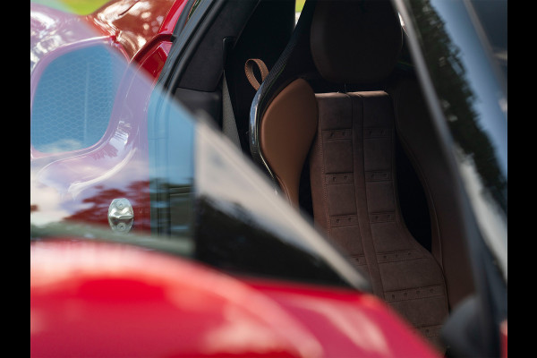 Ferrari 296 GTB 3.0 V6 | Rosso Mugello | Daytona Racing Seats | Lift | Pass. Display | JBL