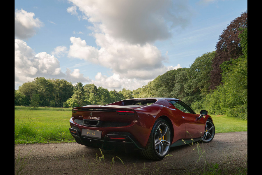 Ferrari 296 GTB 3.0 V6 | Rosso Mugello | Daytona Racing Seats | Lift | Pass. Display | JBL