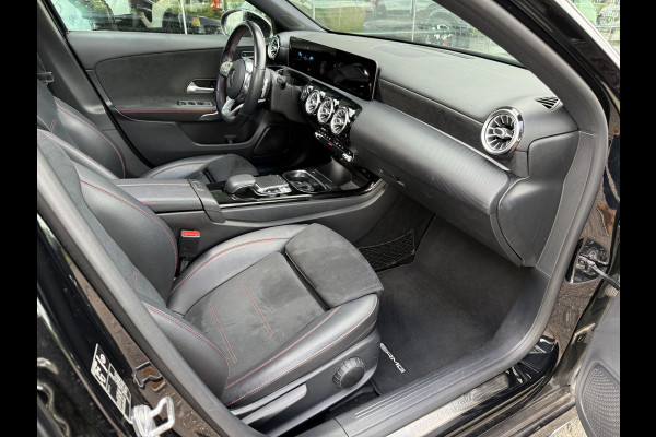 Mercedes-Benz A-Klasse 200 Business Solution AMG ** Panodak ** LED ** Carplay ** APK 11-2027!! ** Dealeronderhouden