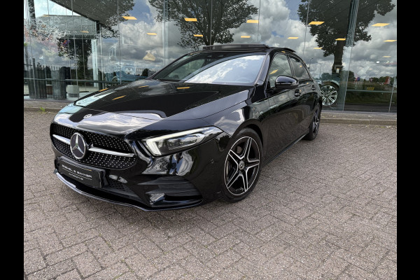 Mercedes-Benz A-Klasse 200 Business Solution AMG ** Panodak ** LED ** Carplay ** APK 11-2027!! ** Dealeronderhouden