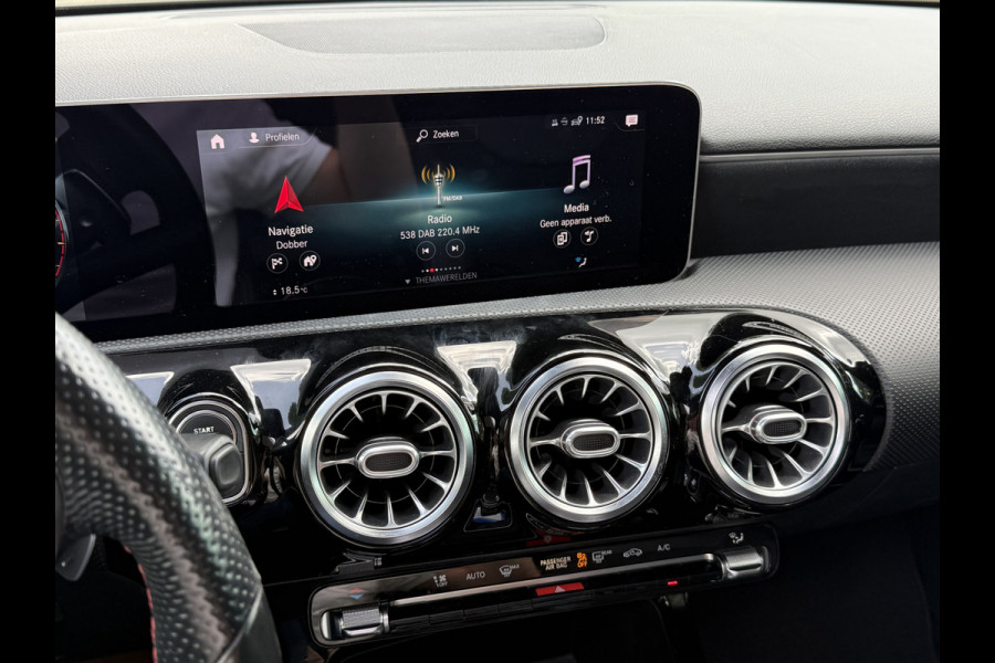 Mercedes-Benz A-Klasse 200 Business Solution AMG ** Panodak ** LED ** Carplay ** APK 11-2027!! ** Dealeronderhouden