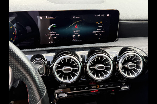 Mercedes-Benz A-Klasse 200 Business Solution AMG ** Panodak ** LED ** Carplay ** APK 11-2027!! ** Dealeronderhouden