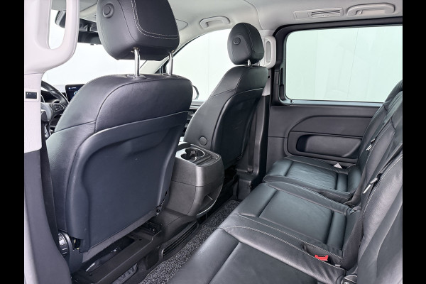 Mercedes-Benz V-Klasse 300d 4-MATIC Extra Lang Dubbele Cabine 5-Persoons 2X Elek.Schuifdeur Trekhaak Apple Carplay Android Auto Navi* Camera Cruise Con Stoelverwarming Lmv 20" Privacy Glas Led Isofix DAB Elek.Achterklep 2.000KG Trekgewicht