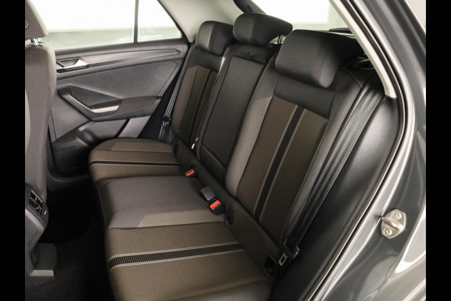 Volkswagen T-Roc 1.5 TSI Style Business 150PK | Automaat | Navigatie | Digitaal dashboard | Camera