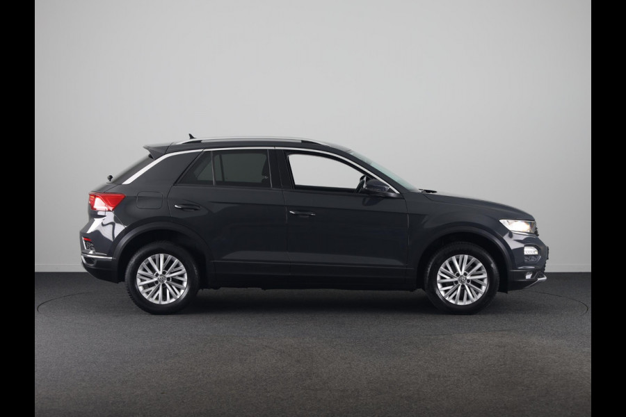 Volkswagen T-Roc 1.5 TSI Style Business 150PK | Automaat | Navigatie | Digitaal dashboard | Camera