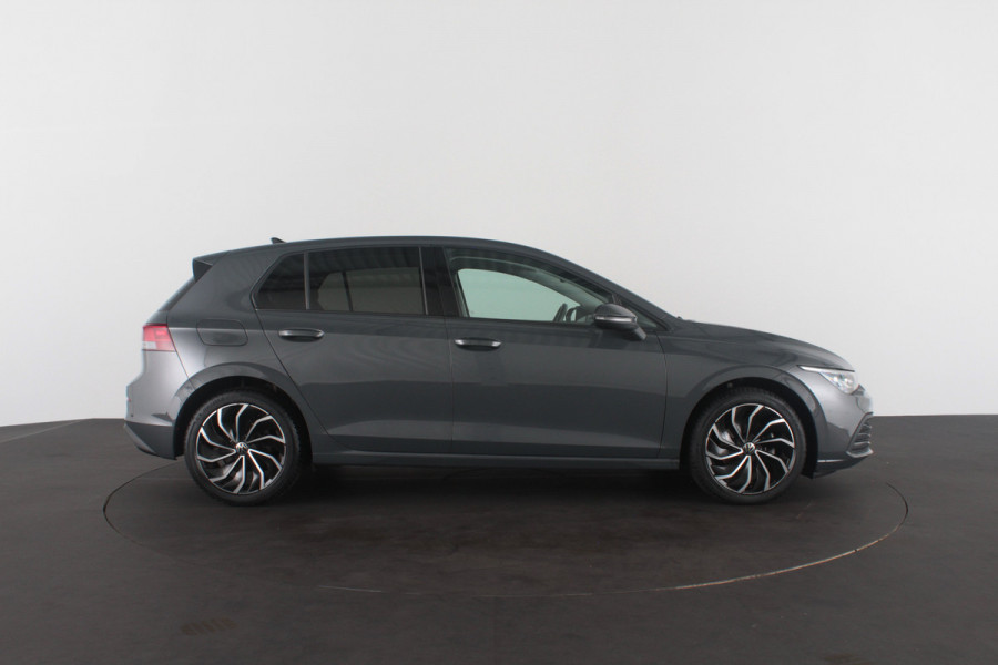 Volkswagen Golf 1.5 TSI Life Business > Dolphin Grey/Trekhaak/Camera/Winterpakket/Keyless/17inch...