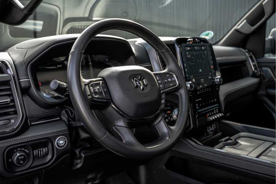 Dodge Ram 1500 1500 LIMITED 5.7L V8 | 1e Eigenaar | Head up | Luchtvering | Rambox | Split Tailgate | Pano | Harman / Kardon