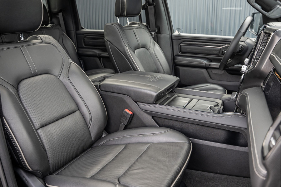 Dodge Ram 1500 1500 LIMITED 5.7L V8 | 1e Eigenaar | Head up | Luchtvering | Rambox | Split Tailgate | Pano | Harman / Kardon