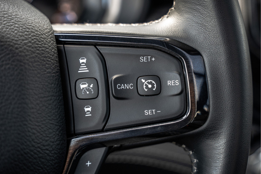 Dodge Ram 1500 1500 LIMITED 5.7L V8 | 1e Eigenaar | Head up | Luchtvering | Rambox | Split Tailgate | Pano | Harman / Kardon