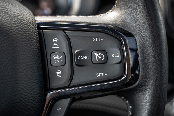 Dodge Ram 1500 1500 LIMITED 5.7L V8 | 1e Eigenaar | Head up | Luchtvering | Rambox | Split Tailgate | Pano | Harman / Kardon
