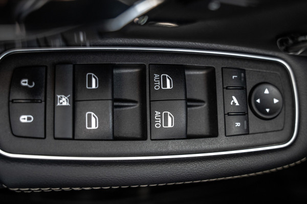 Dodge Ram 1500 1500 LIMITED 5.7L V8 | 1e Eigenaar | Head up | Luchtvering | Rambox | Split Tailgate | Pano | Harman / Kardon