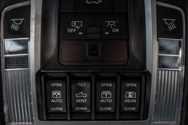 Dodge Ram 1500 1500 LIMITED 5.7L V8 | 1e Eigenaar | Head up | Luchtvering | Rambox | Split Tailgate | Pano | Harman / Kardon