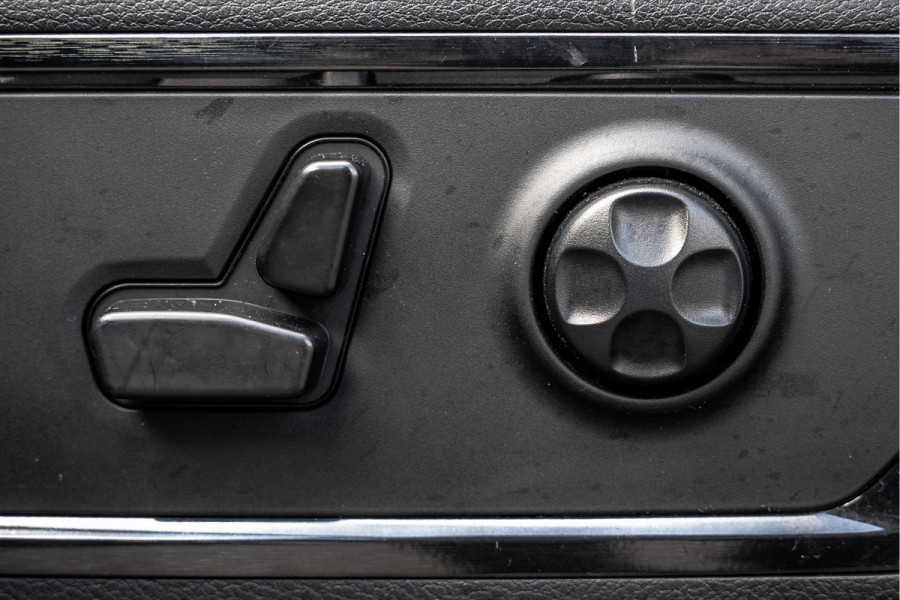 Dodge Ram 1500 1500 LIMITED 5.7L V8 | 1e Eigenaar | Head up | Luchtvering | Rambox | Split Tailgate | Pano | Harman / Kardon