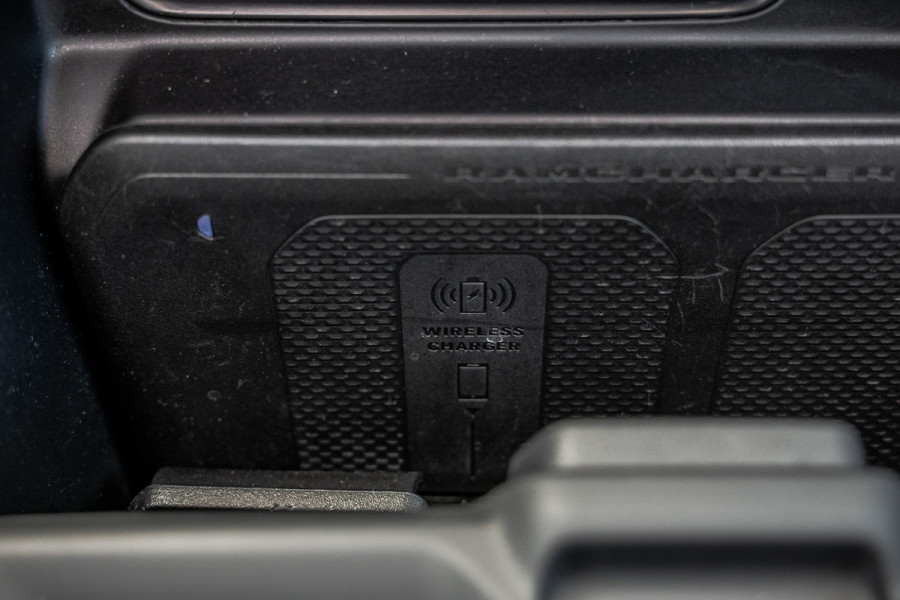 Dodge Ram 1500 1500 LIMITED 5.7L V8 | 1e Eigenaar | Head up | Luchtvering | Rambox | Split Tailgate | Pano | Harman / Kardon