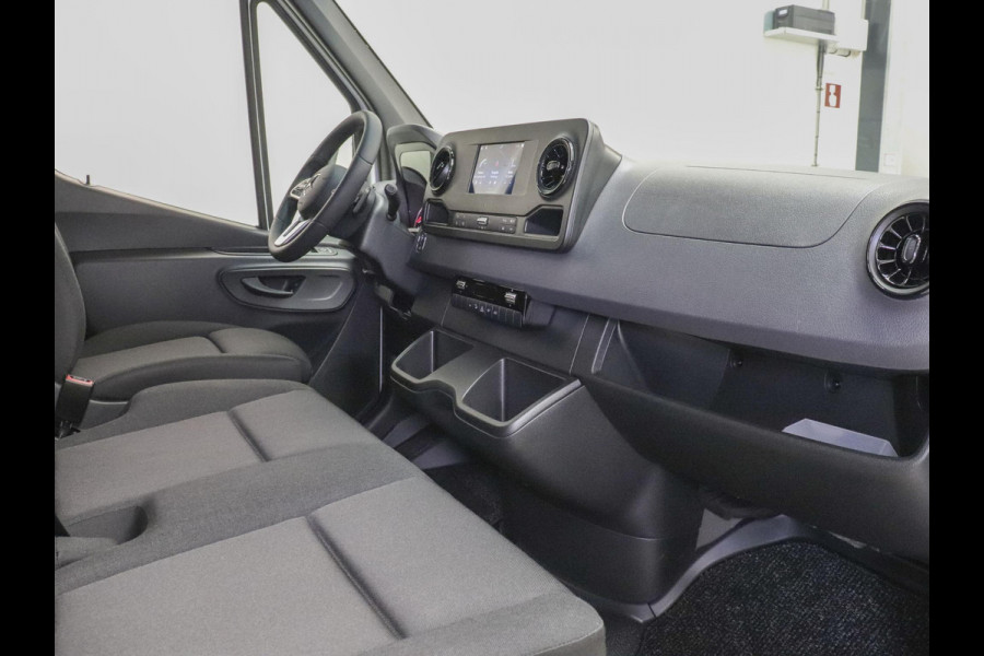 Mercedes-Benz Sprinter 315 CDI Automaat L2H2 PRO Airco MBUX Navigatie Adaptive Cruise Control Leder PDC VA + Camera Trekhaak 3500kg Comfortstoel