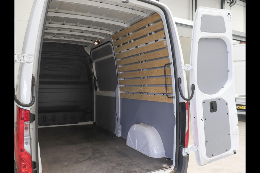 Mercedes-Benz Sprinter 315 CDI Automaat L2H2 PRO Airco MBUX Navigatie Adaptive Cruise Control Leder PDC VA + Camera Trekhaak 3500kg Comfortstoel