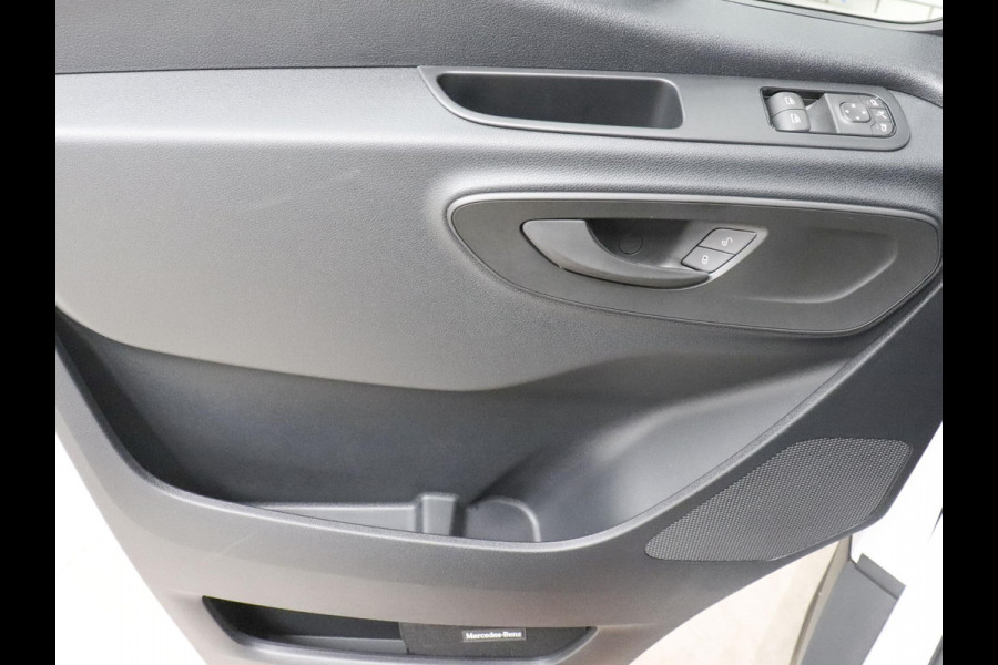 Mercedes-Benz Sprinter 315 CDI Automaat L2H2 PRO Airco MBUX Navigatie Adaptive Cruise Control Leder PDC VA + Camera Trekhaak 3500kg Comfortstoel