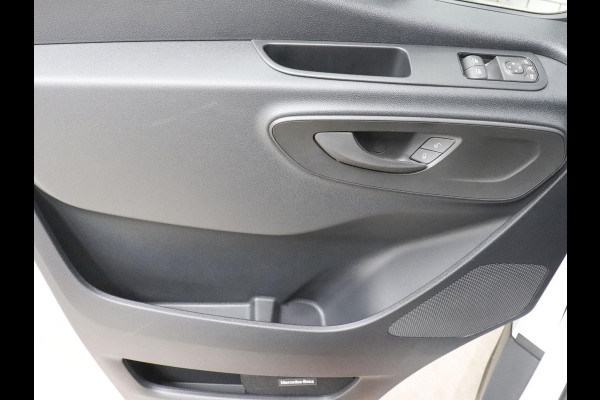 Mercedes-Benz Sprinter 315 CDI Automaat L2H2 PRO Airco MBUX Navigatie Adaptive Cruise Control Leder PDC VA + Camera Trekhaak 3500kg Comfortstoel