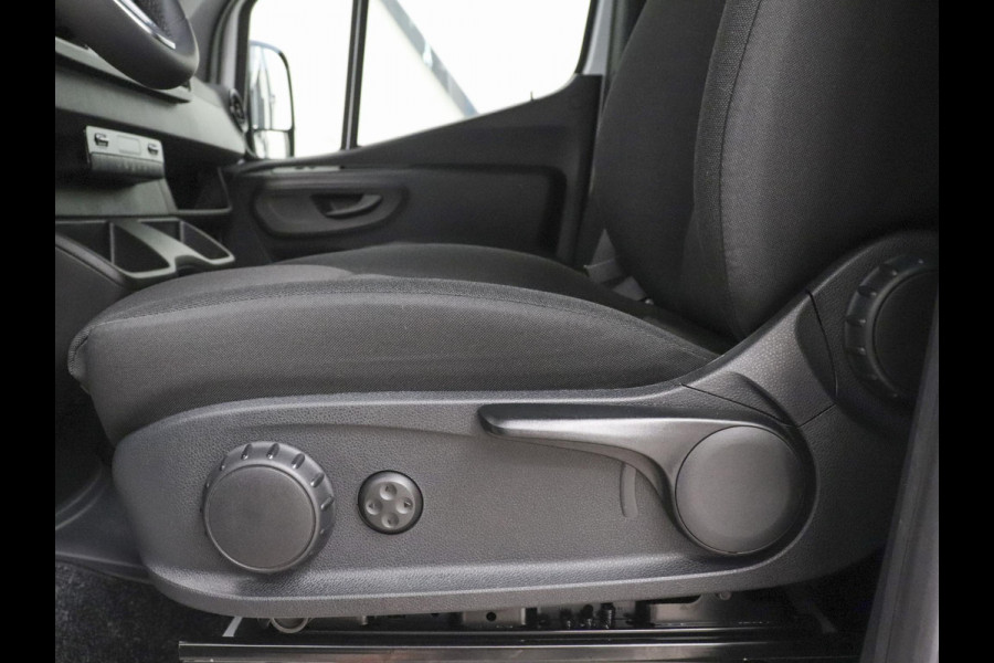 Mercedes-Benz Sprinter 315 CDI Automaat L2H2 PRO Airco MBUX Navigatie Adaptive Cruise Control Leder PDC VA + Camera Trekhaak 3500kg Comfortstoel