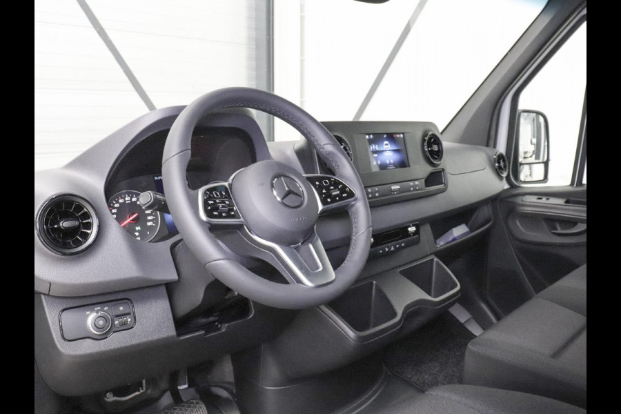 Mercedes-Benz Sprinter 315 CDI Automaat L2H2 PRO Airco MBUX Navigatie Adaptive Cruise Control Leder PDC VA + Camera Trekhaak 3500kg Comfortstoel