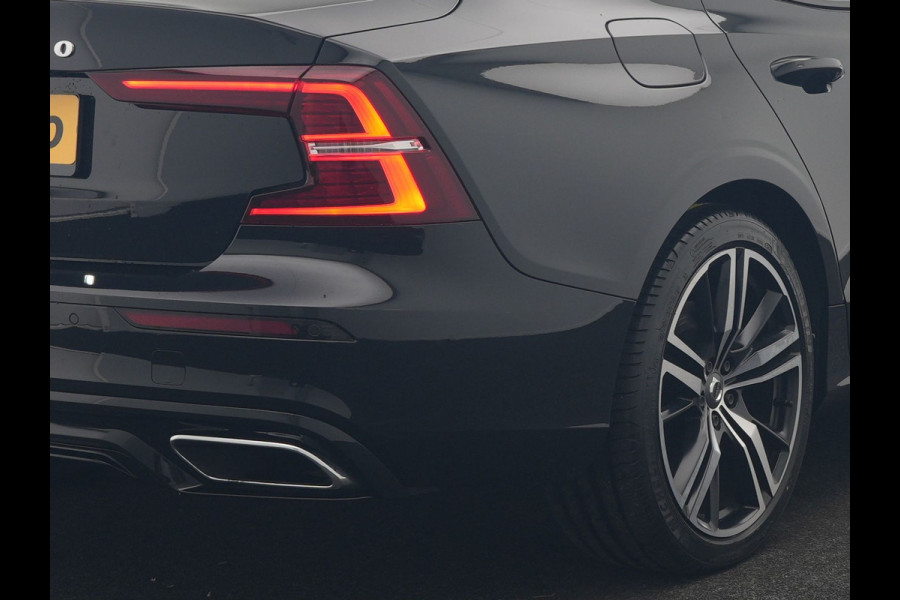 Volvo S60 T8 AWD R Design Polestar Engineerd PHEV 405pk Dealer O.H. | Panodak | Adaptive Cruise | Camera | Harman / Kardon | Lederen Sportstoelen Memory & Verwarmd | Keyless | Stuur Verwarmd | Apple Carplay | Navigatie | DAB | Plug In Hybrid |