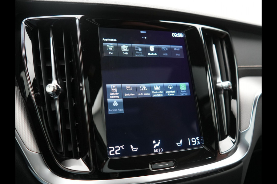 Volvo S60 T8 AWD R Design Polestar Engineerd PHEV 405pk Dealer O.H. | Panodak | Adaptive Cruise | Camera | Harman / Kardon | Lederen Sportstoelen Memory & Verwarmd | Keyless | Stuur Verwarmd | Apple Carplay | Navigatie | DAB | Plug In Hybrid |