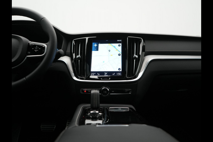 Volvo S60 T8 AWD R Design Polestar Engineerd PHEV 405pk Dealer O.H. | Panodak | Adaptive Cruise | Camera | Harman / Kardon | Lederen Sportstoelen Memory & Verwarmd | Keyless | Stuur Verwarmd | Apple Carplay | Navigatie | DAB | Plug In Hybrid |